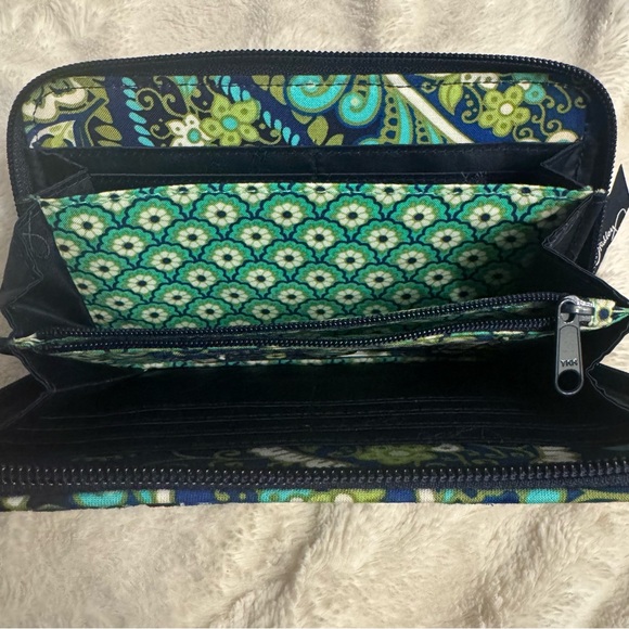 Vera Bradley Quilted Zip Wallet Rhythm & Blues Retired Pattern 2011 Blue Paisley - Picture 5 of 5